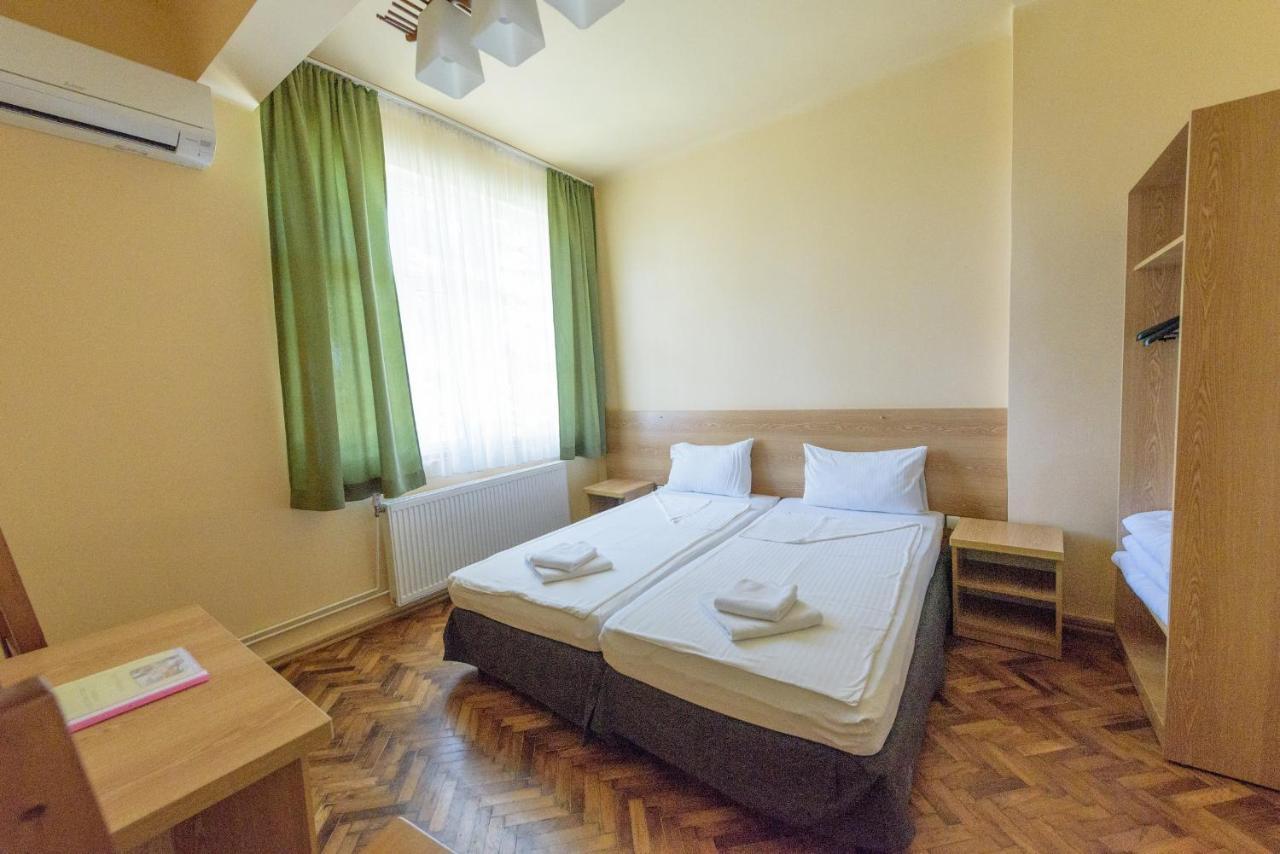 Pensiunea Tranzit Satu Mare Esterno foto