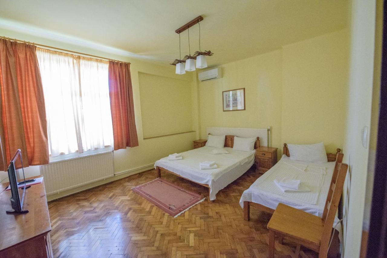 Pensiunea Tranzit Satu Mare Esterno foto